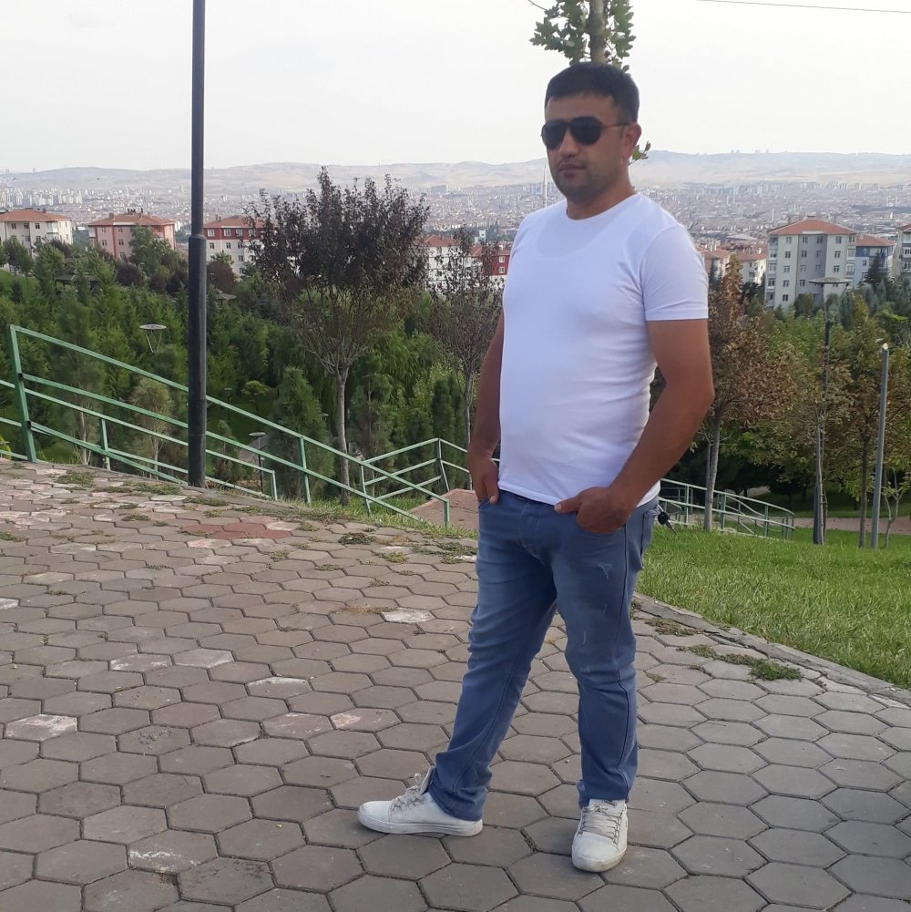 Otomobilin çarptığı 2 inşaat işçisi yaralandı