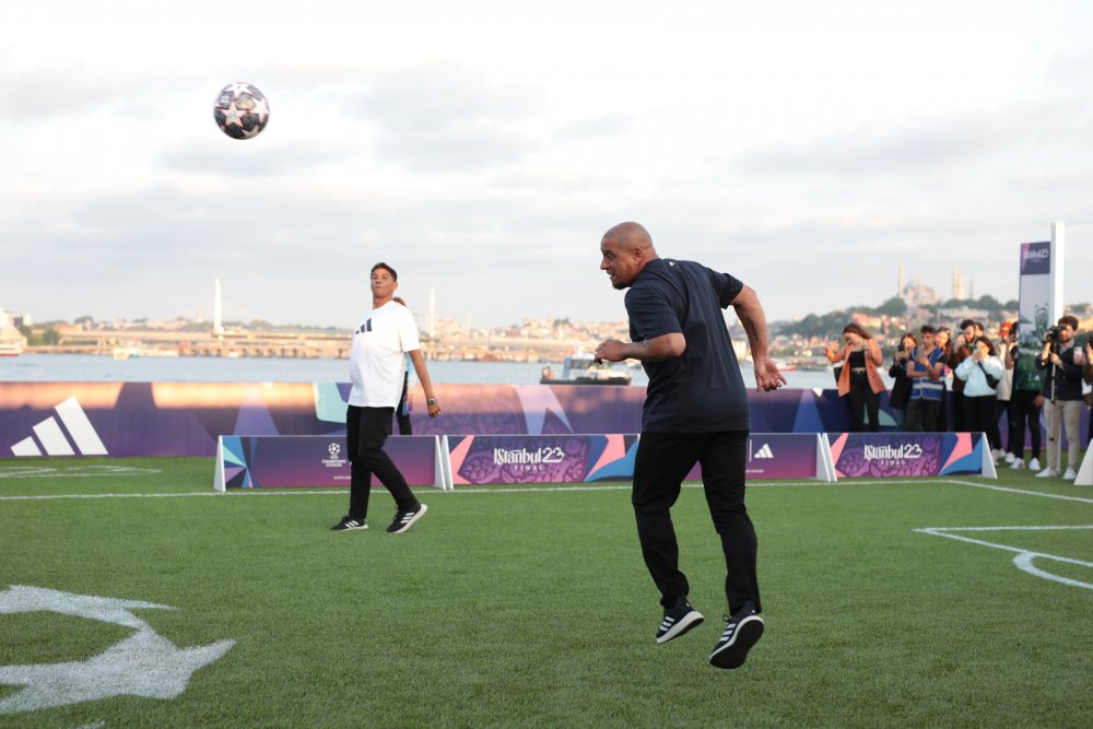 Roberto Carlos, Jardel ve Batshuayi, Champions Island'ın açılışını yaptı