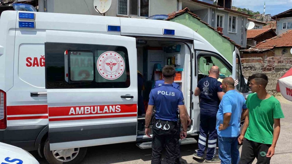 Çatıya çıkarken merdivenden düştü