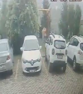 Parkta oynayan çocuğun başına yorgun mermi isabet etti