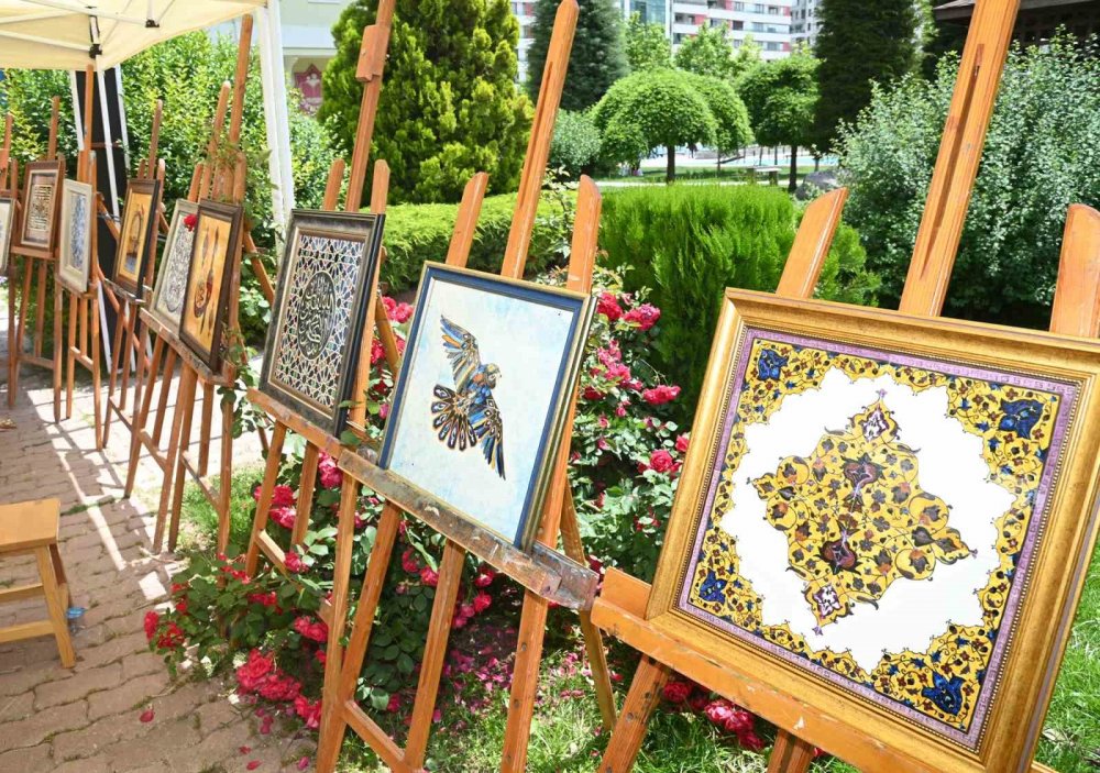 Sanat Tasarım Atölyesi yıl sonu sergisi ile dönemi kapattı