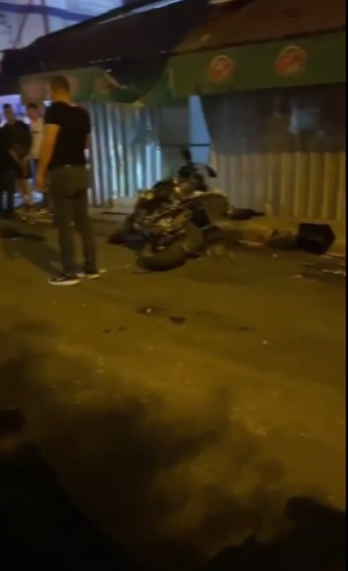 Şüphelileri takip ederken otomobille çarpışan motosikletli 2 polis ağır yaralandı