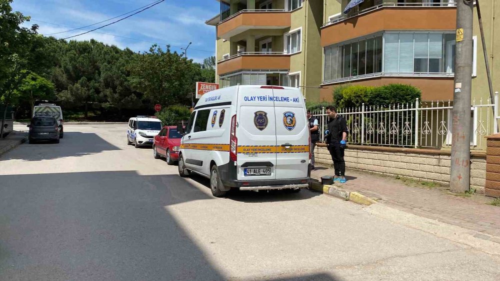 Yalnız yaşayan 64 yaşındaki adam evinde ölü bulundu