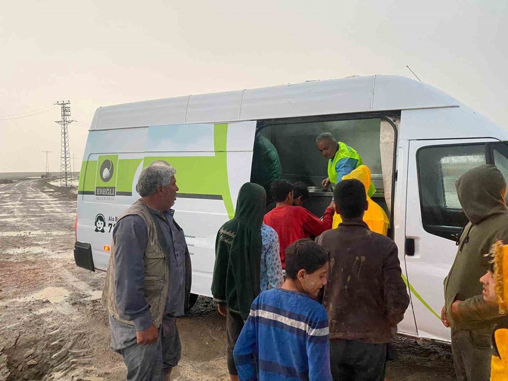 Konya'da sel sonrası belediye çalışmalarını sürdürüyor