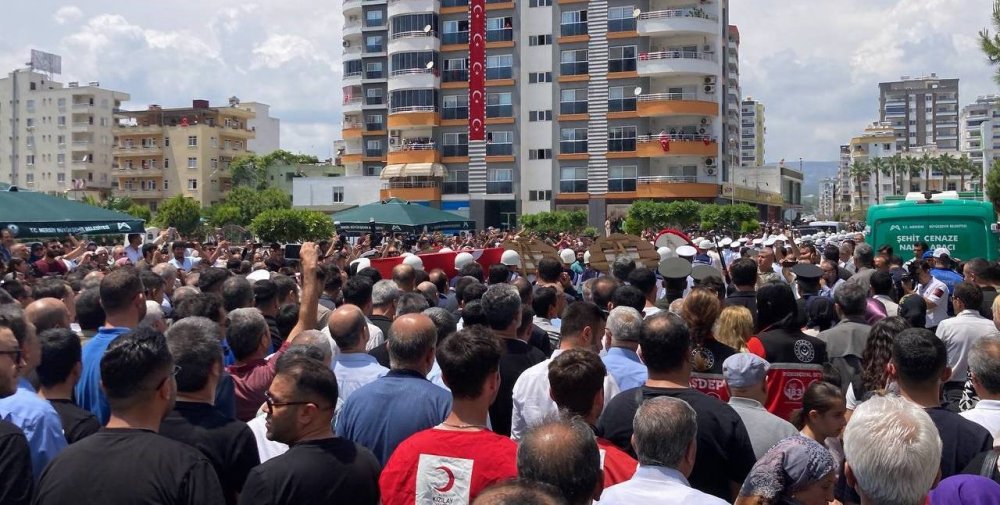 Mersinli şehidi binlerce kişi uğurladı