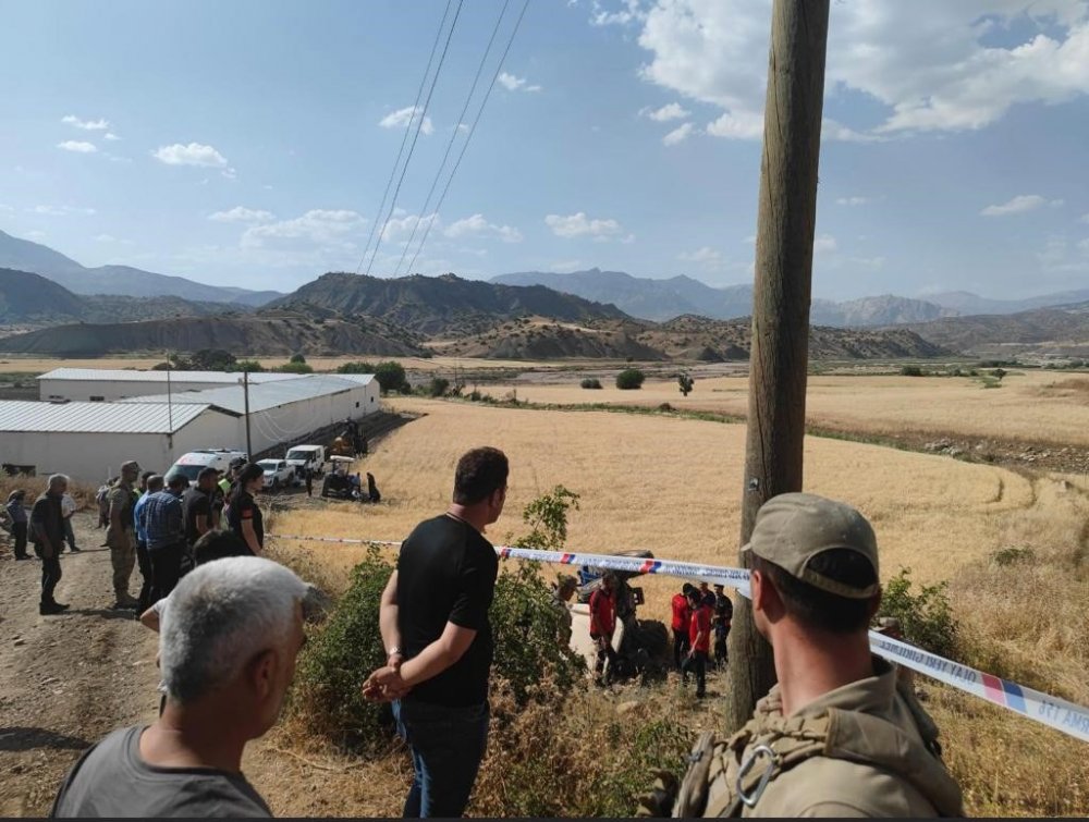 Bahçeden dönen çift devrilen traktörün altında kaldı: 1 ölü, 1 yaralı