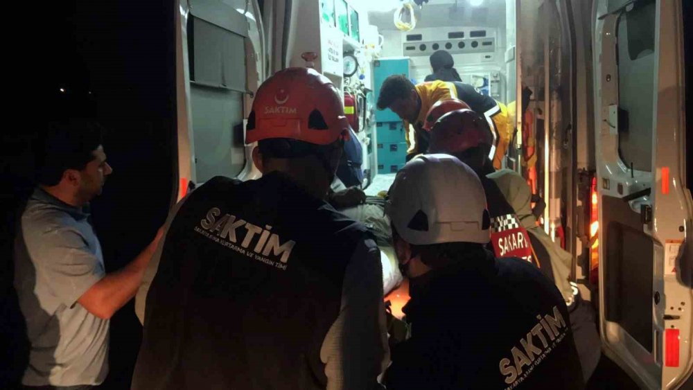 Direksiyon başında kalp krizi geçirdi: 112’yi aradığı esnada aracıyla şarampole devrildi