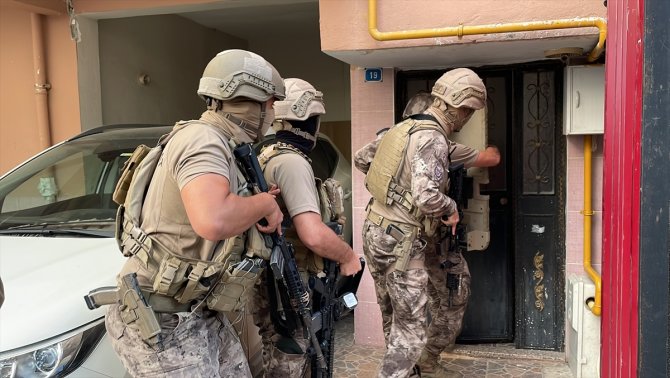 Mersin'de FETÖ operasyonunda 23 zanlı yakalandı