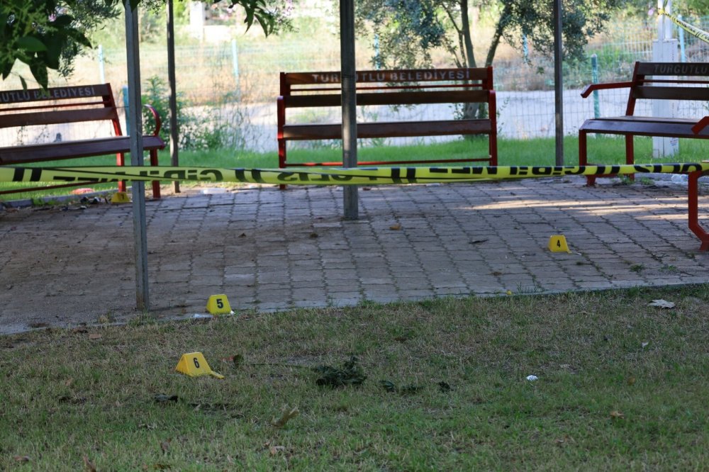 Eski eşini öldürüp intihar etti