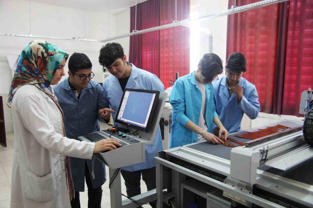 2010'da kuruldu! Konya’da bu liseyi bitiren işsiz kalmıyor