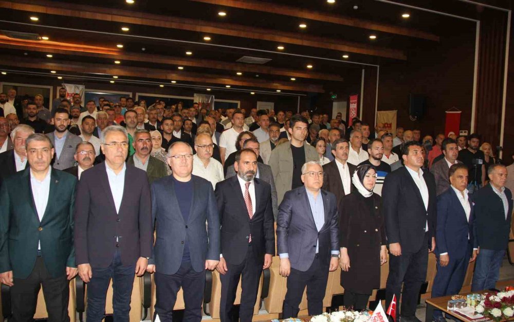 Sivasspor’da başkan Mecnun Otyakmaz güven tazeledi