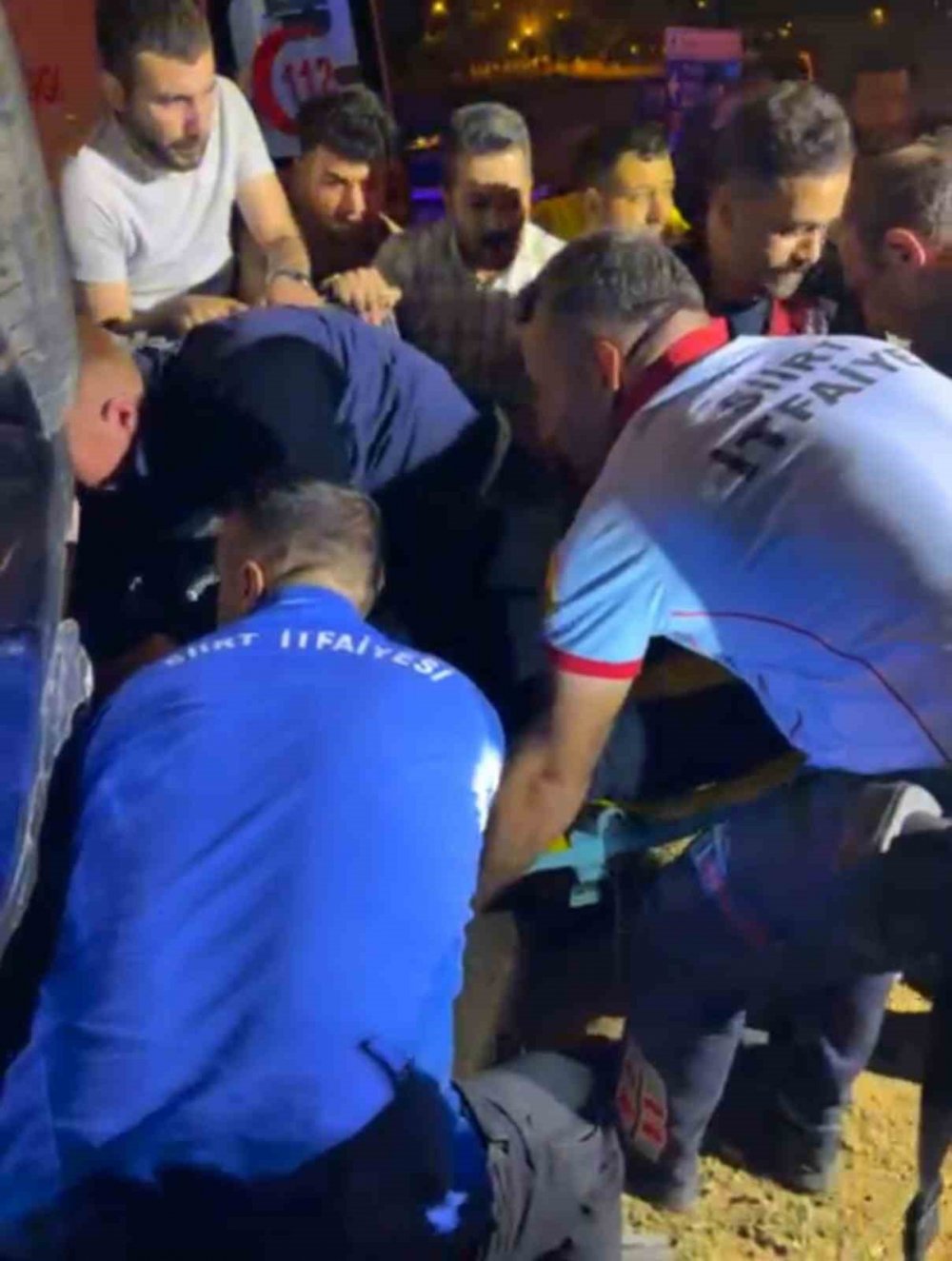 İki otomobil kafa kafaya çarpıştı: 1’i ağır 3 yaralı