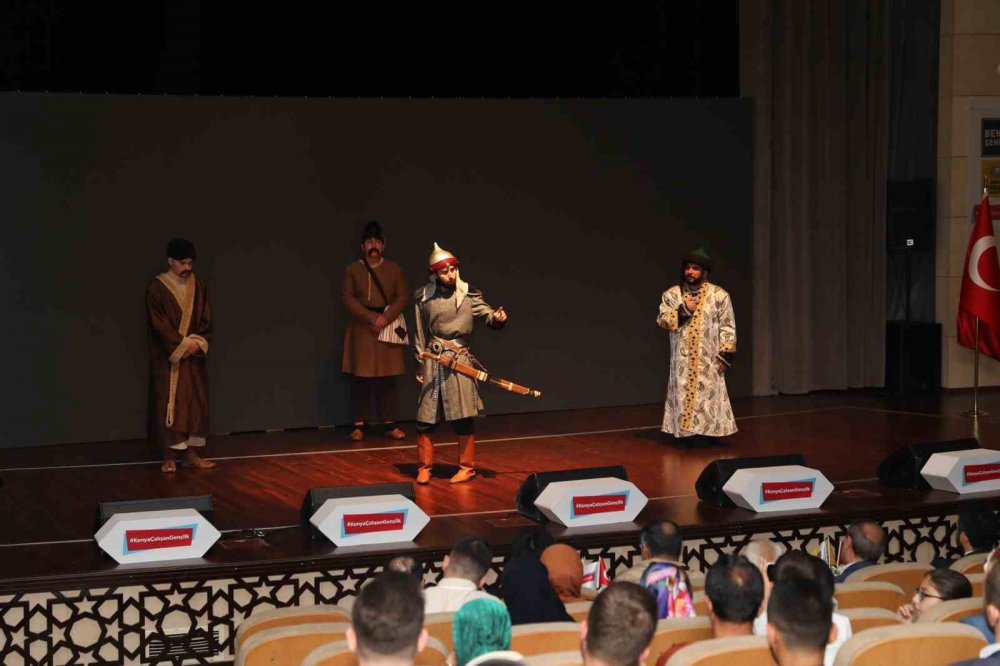 Konya Çalışan Gençlik Meclisi’nden mezuniyet ve şed kuşanma töreni