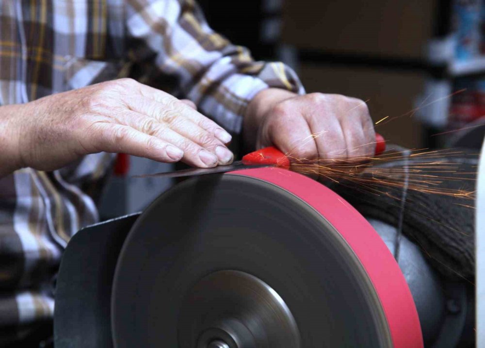 Konya'da çarşılarda yoğunluk... Bıçakçılardan son gün tavsiyesi