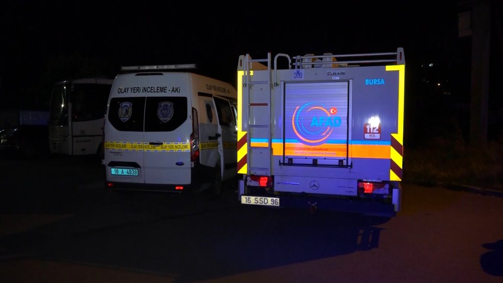 Köprüden dereye atlayan kişi hayatını kaybetti; olay anı kamerada