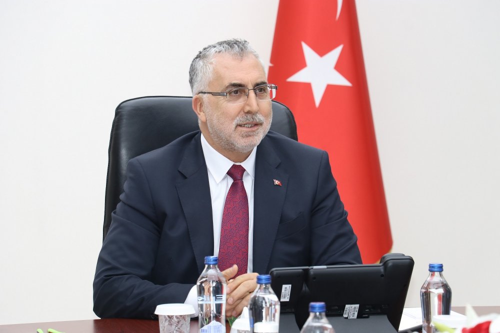 Bakan Işıkhan: Bugünkü Türkiye'nin harcında hükümetin 21 yıllık alın teri ve emeği var