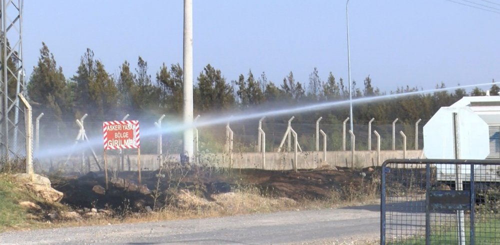 Diyarbakır Havalimanı yanındaki ormanda yangın