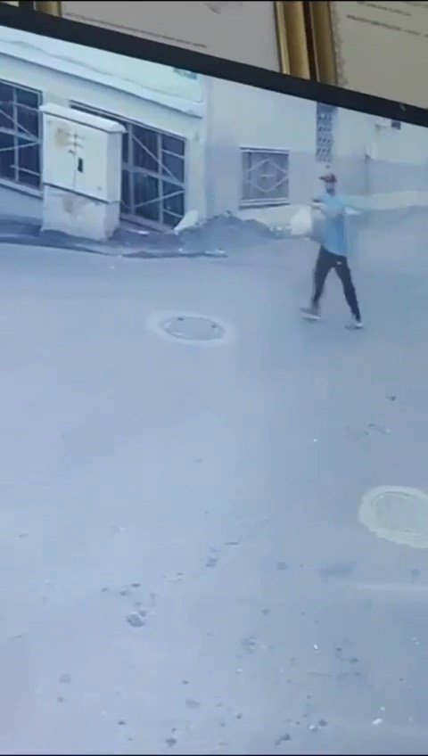 100 bin lirayı poşete koyup böyle çaldı!