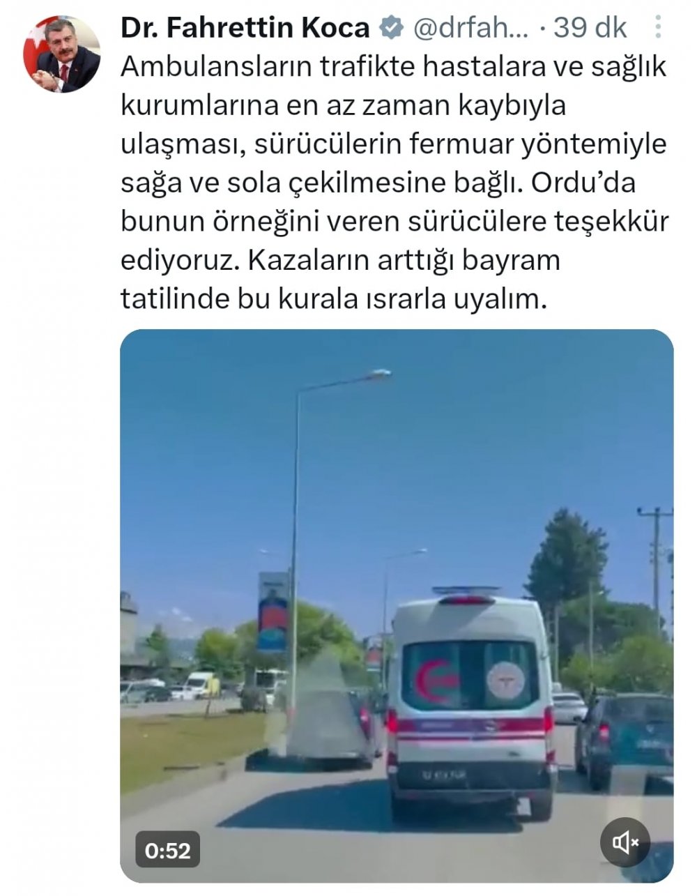 Ambulansa öyle bir şekilde yer verdiler ki, Bakan Koca teşekkür etti