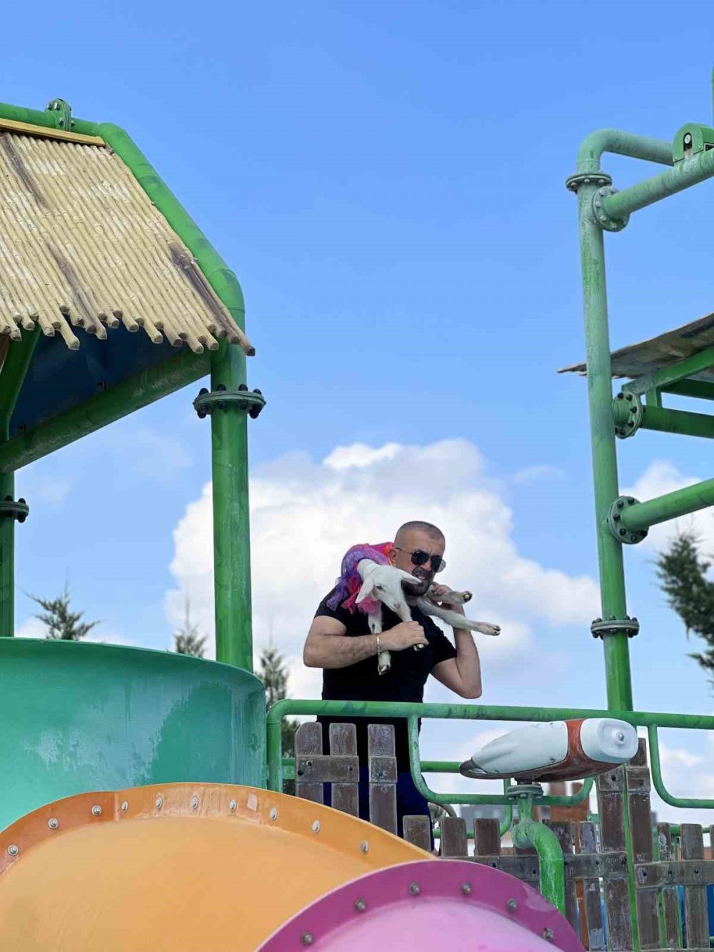 Kurban Bayramı öncesi kuzusuyla tatil yaptı