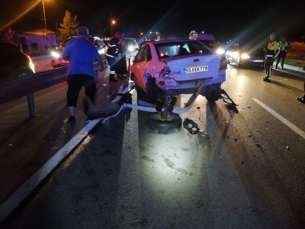 3 aracın karıştığı zincirleme kaza: 8 yaralı