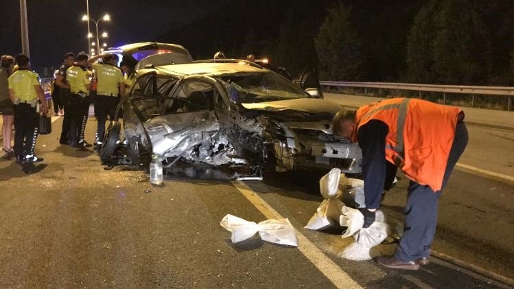 Aynı otomobilden 8 yaralı çıktı