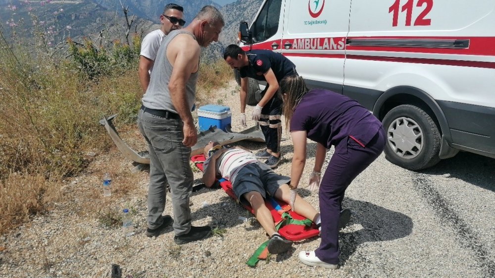 Feci kaza: 2 ölü, 1’i ağır 3 yaralı