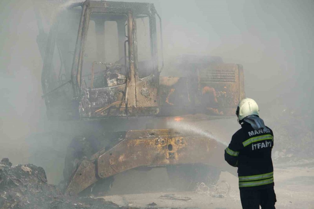 Hurdalıkta çıkan yangın korkuttu