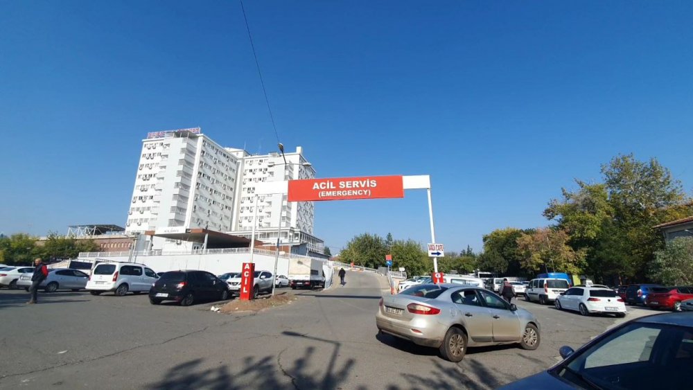 Husumetliler arasında taşlı, sopalı, bıçaklı kavga: 5 yaralı