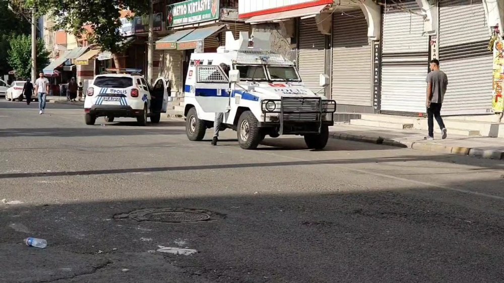 Husumetliler arasında taşlı, sopalı, bıçaklı kavga: 5 yaralı