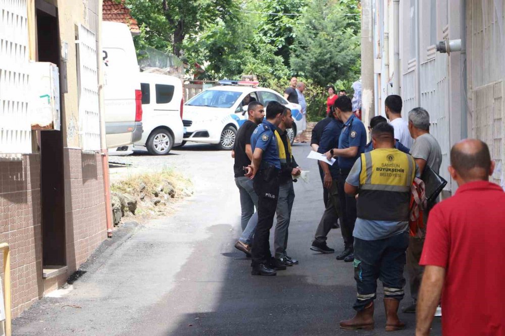 Kafasına tabancayla ateş ederek intihar etti