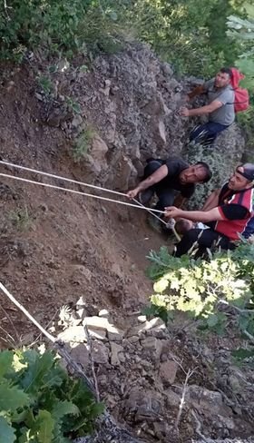 Ormanda yürüyüşe çıktı; 120 metreden uçuruma yuvarlandı