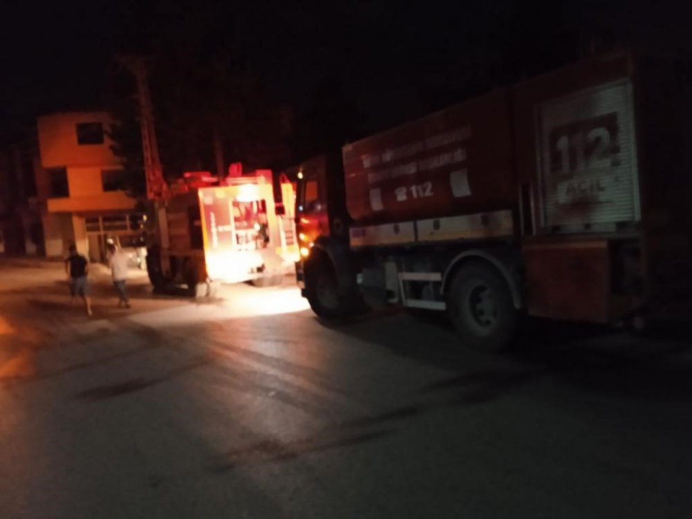 Çadır yangını etrafa sıçramadan söndürüldü