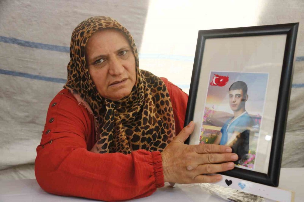 Diyarbakır anneleri sıcak havalara rağmen evlatlarının yolunu gözlüyor