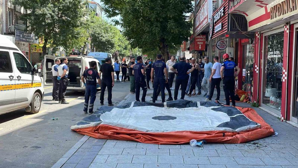 Geçen yıl pompalı tüfekle dehşet saçmıştı, bugün de kız arkadaşını rehin aldı