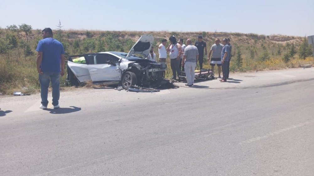 İki otomobil çarpıştı: 5 yaralı