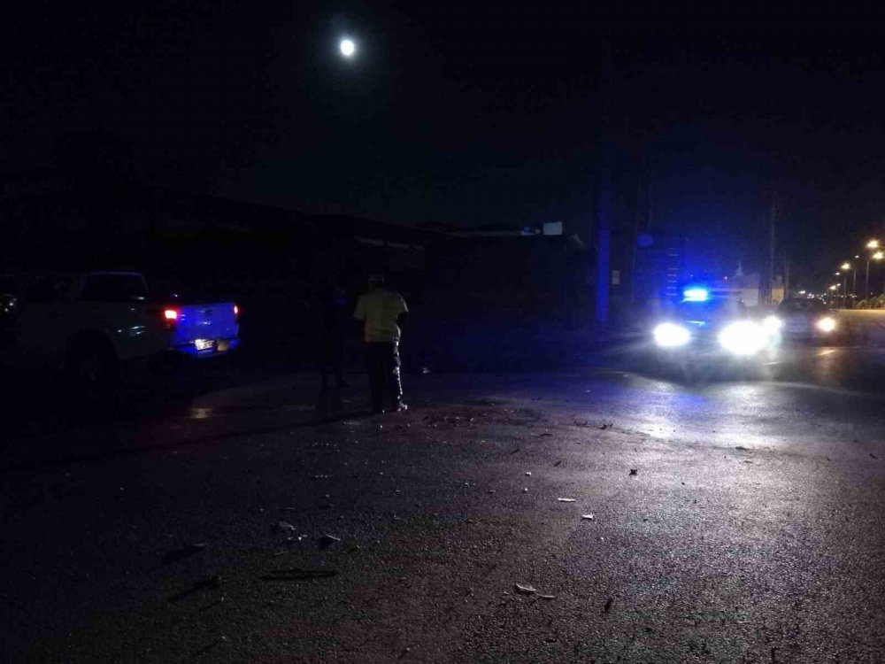 Karaman’da otomobil tıra çarptı: 5 yaralı