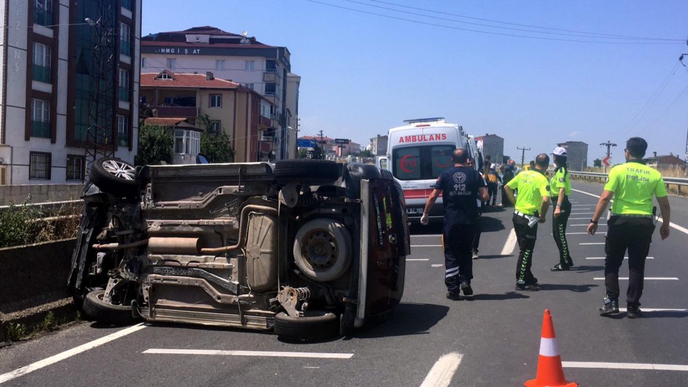 Tatilden dönen aileden 7 kişi kazada yaralandı