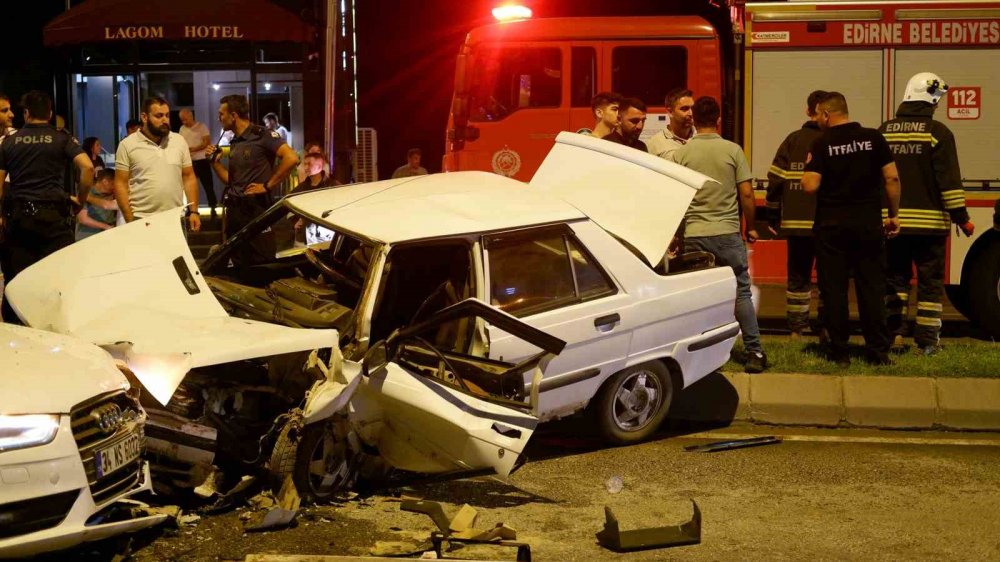 Ters yöne giren otomobil kazaya neden oldu