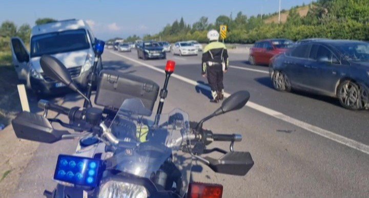 Yoğunluktan kaçtılar ama polis dronuna takıldılar