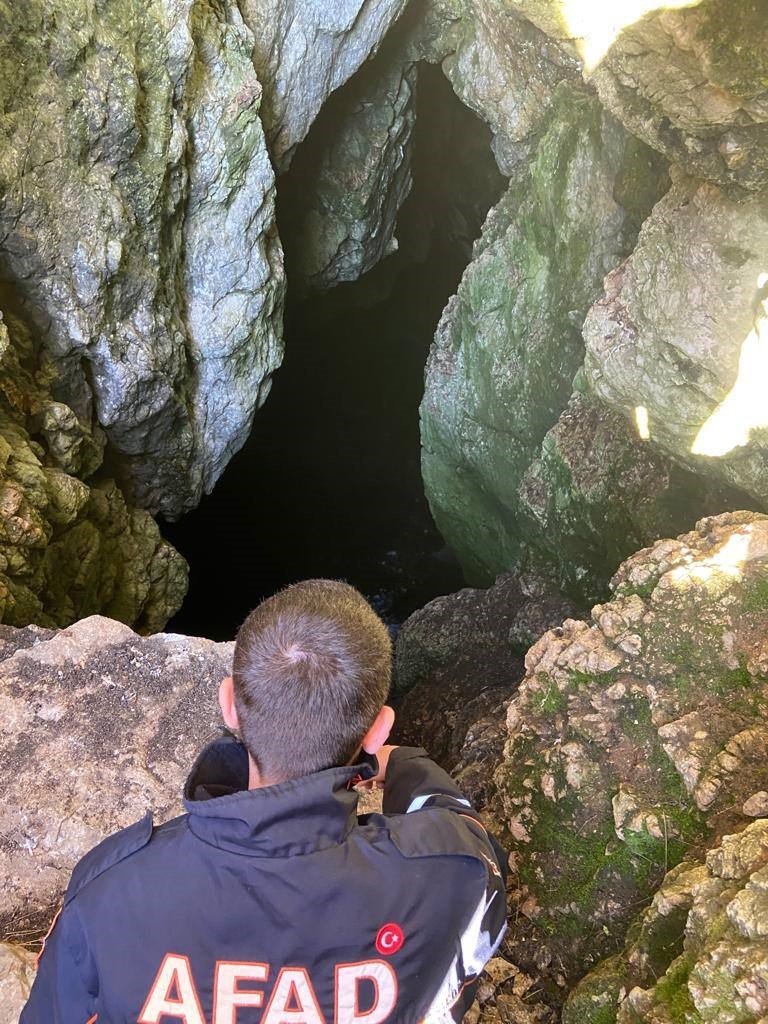 Buz Mağarası’na düşen bir kişi hayatını kaybetti