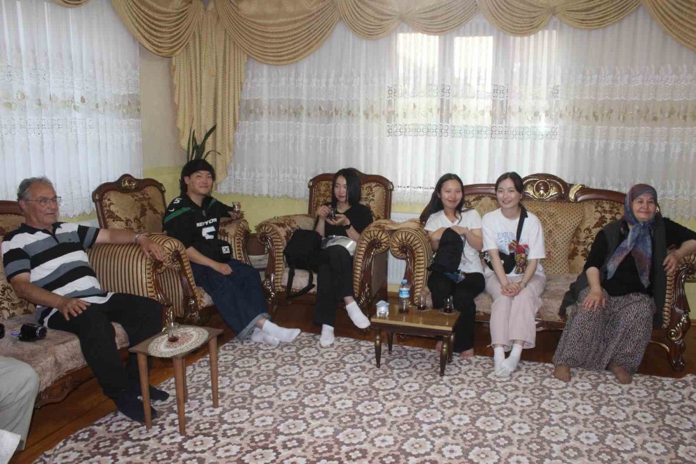 Güney Koreli üniversite öğrencileri Konya'da mola verdi... İki yemeği çok sevdiler