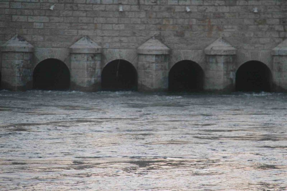 Beyşehir Gölü’nden Konya Ovasına su verilmeye başlandı