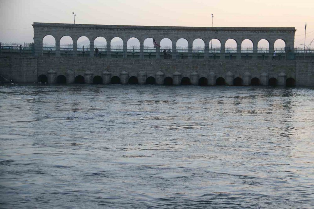 Beyşehir Gölü’nden Konya Ovasına su verilmeye başlandı