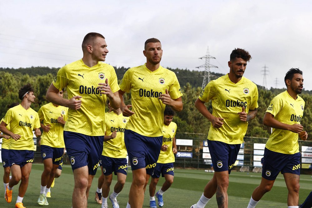 Fenerbahçe'de yeni sezon hazırlıkları sürüyor