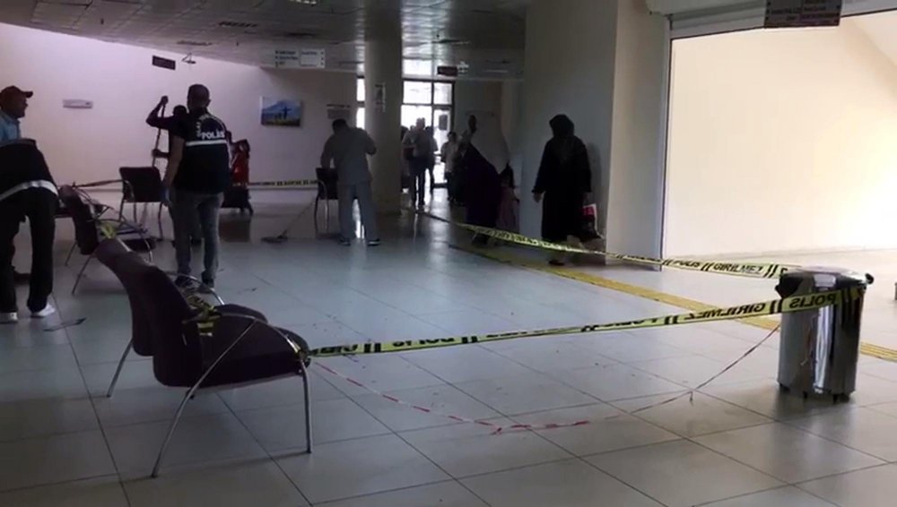 Husumetli aileler önce hastanede sonra köyde kavga etti: 1'i özel güvenlikçi 16 yaralı