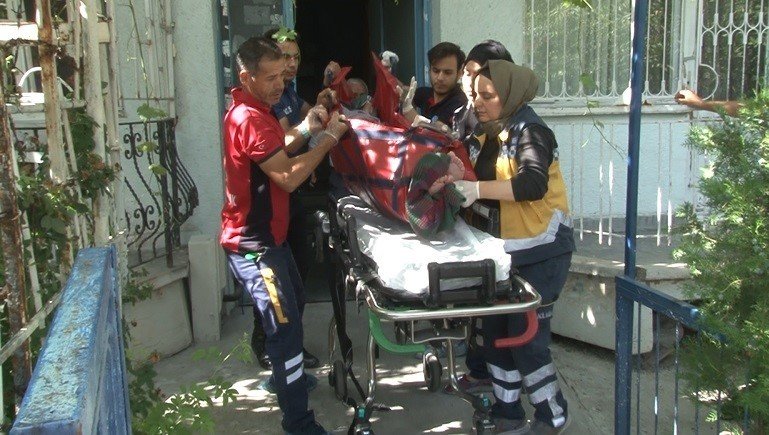 Konya'da polis apartmana tırmandı! Baygın halde bulundu