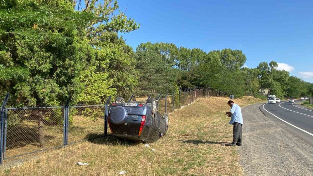Takla atan araçta emniyet kemeri kurtardı