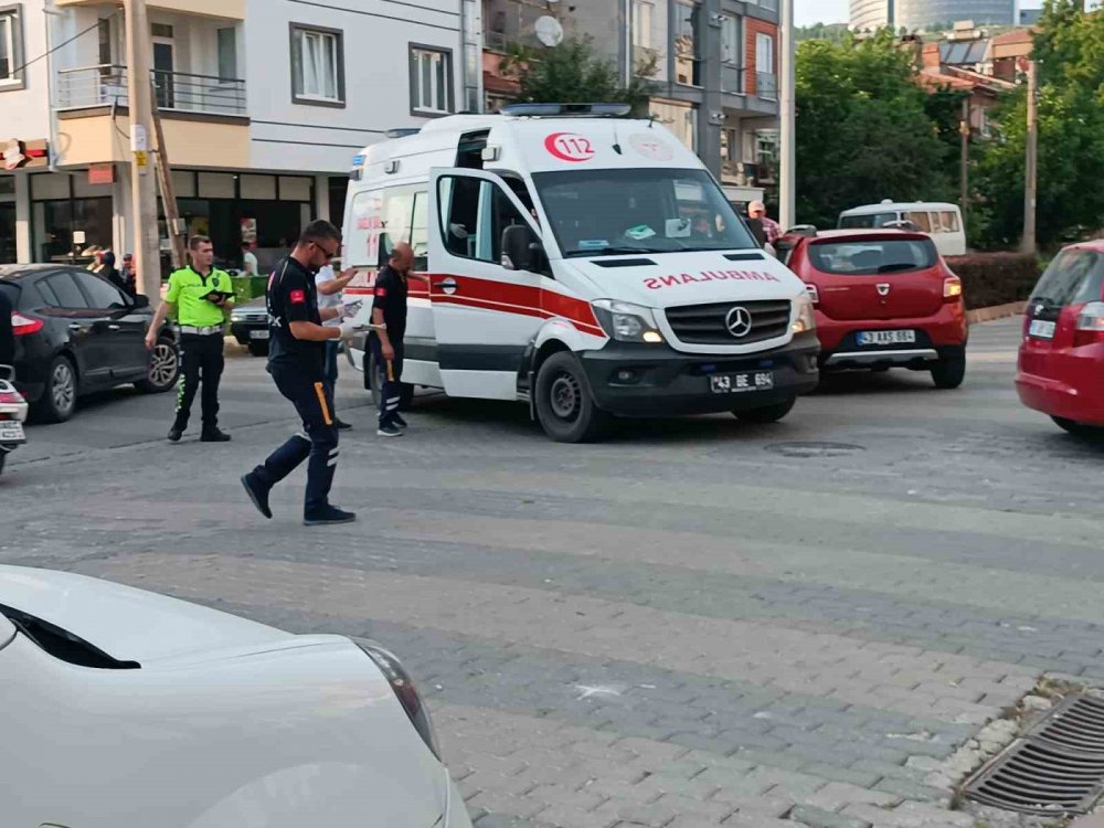 Trafik kazasında 1’i çocuk 5 yaralı
