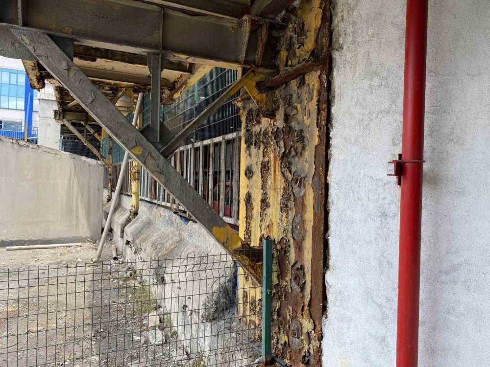 Büyük İstanbul Otogarı çürüyor